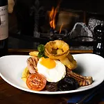 Oda ve Kahvaltı The Howard Arms 3*