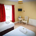 The Howard Arms 3*