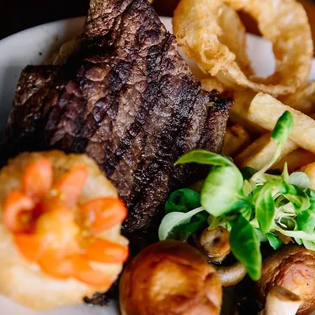 Bed and Breakfast The Howard Arms 3*