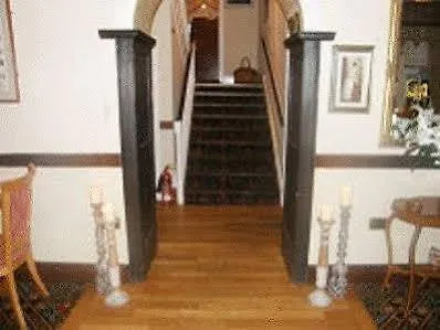 Howard Arms 3*