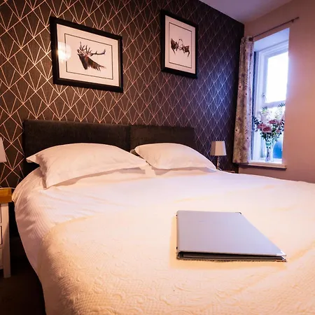 Howard Arms Bed and breakfast