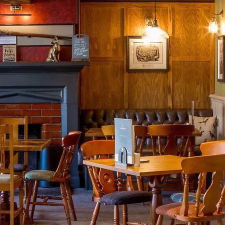 The Howard Arms Bed and Breakfast Μπράμπτον