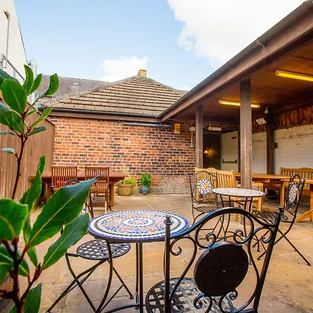 The Howard Arms Μπράμπτον