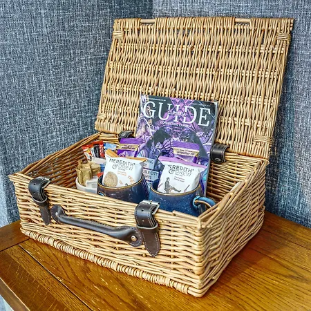 The Howard Arms Bed and Breakfast Μπράμπτον