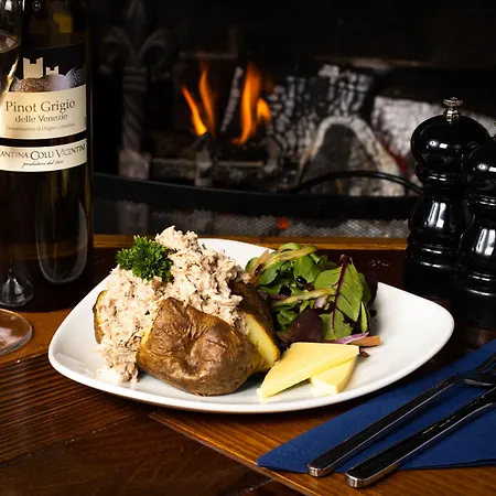 The Howard Arms Μπράμπτον