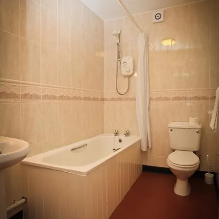 Howard Arms 3*