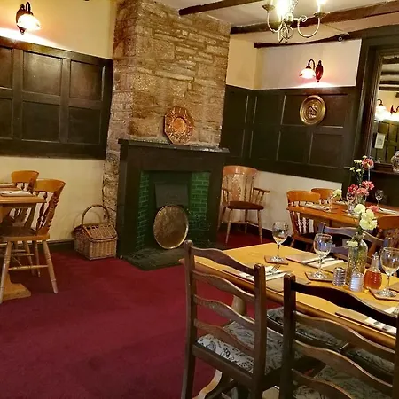 Bed and Breakfast The Howard Arms 3*