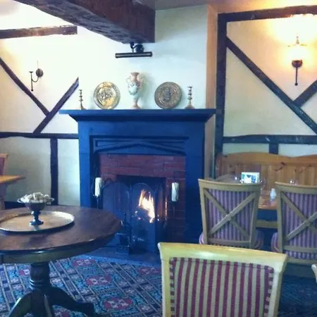 Howard Arms 3*